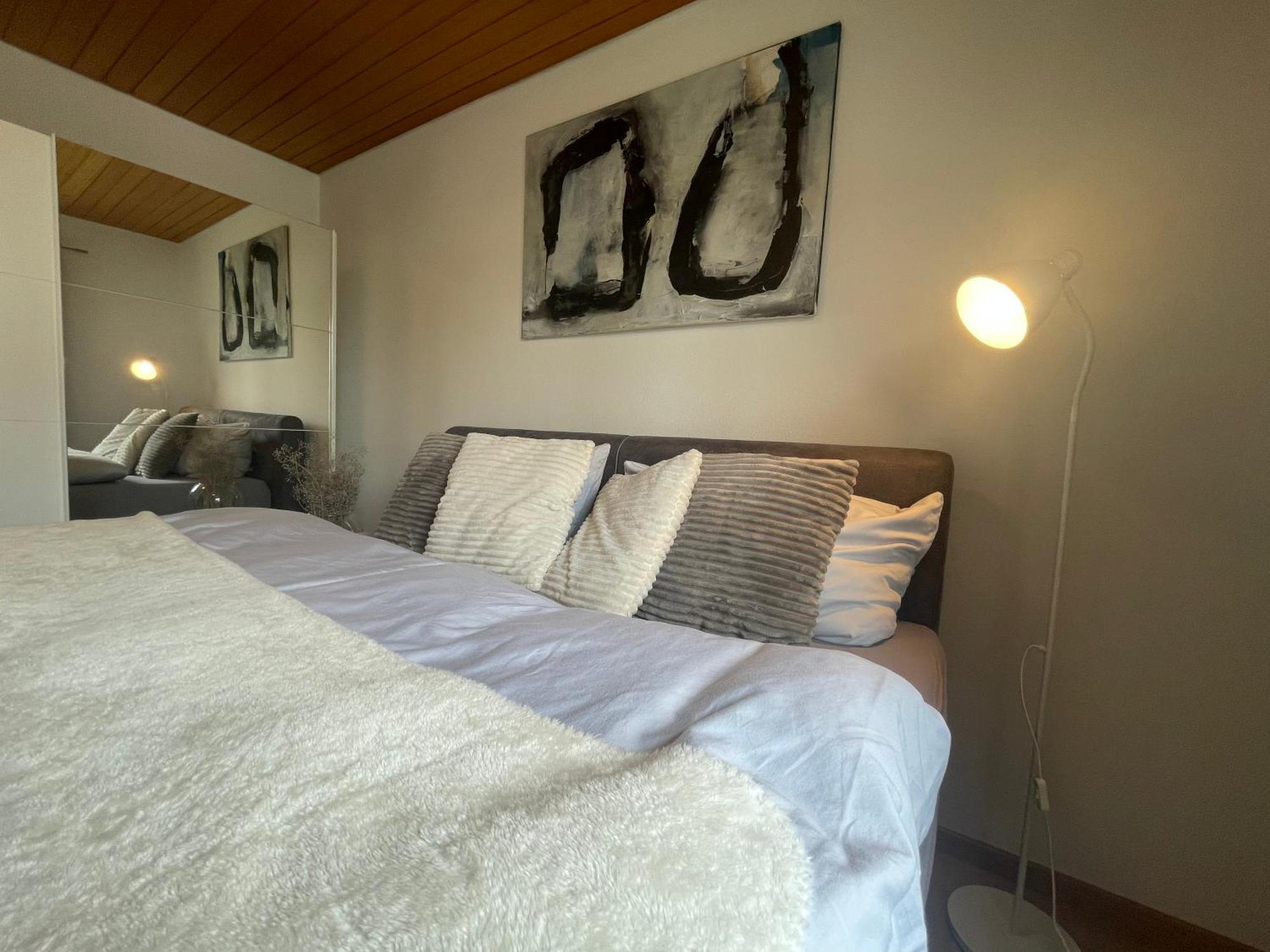 Crown Living Design Apartment - 2 Schlafzimmer - Kueche - Gratis Parkplatz - Abstellraum Fuer Fahrraeder/Ski Mader 외부 사진
